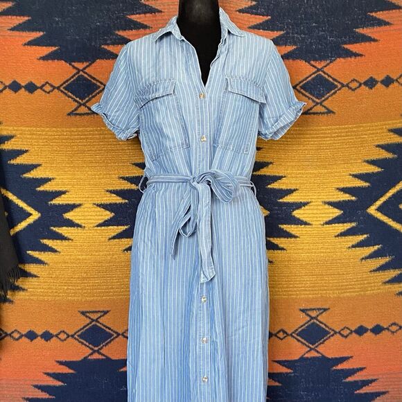 NWT Nordstrom’s Velvet Heart Button Up Collared Dress. Pockets. Size Medium. - Picture 1 of 16